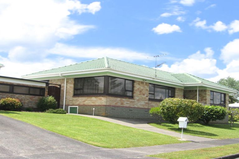 Photo of property in 2 Hooker Place, Papatoetoe, Auckland, 2025