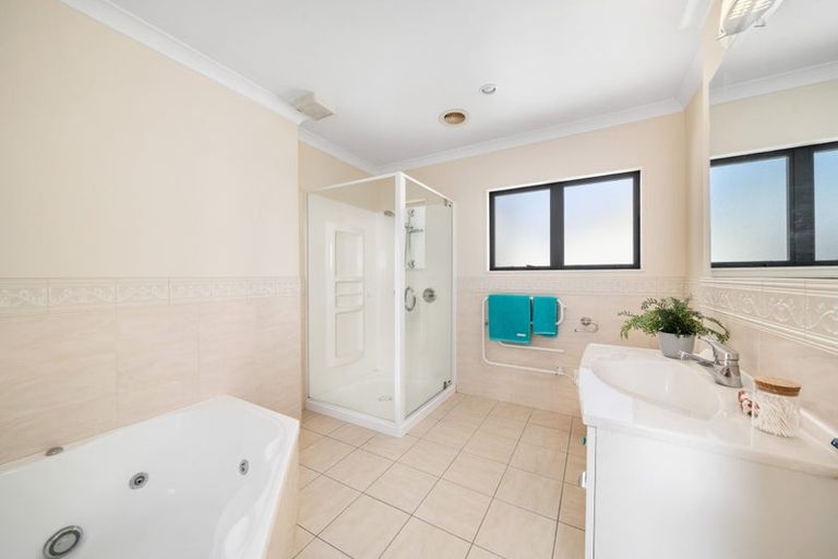 Photo of property in 3 Hetsby Place, Churton Park, Wellington, 6037