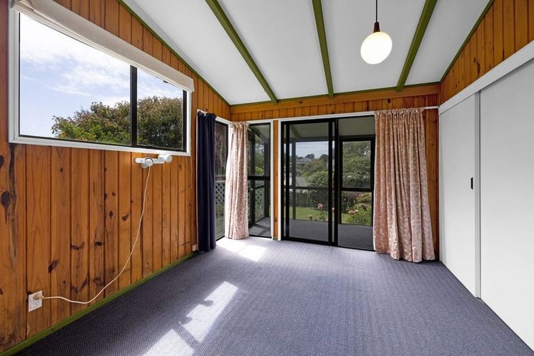 Photo of property in 4 Quin Crescent, Hawera, 4610
