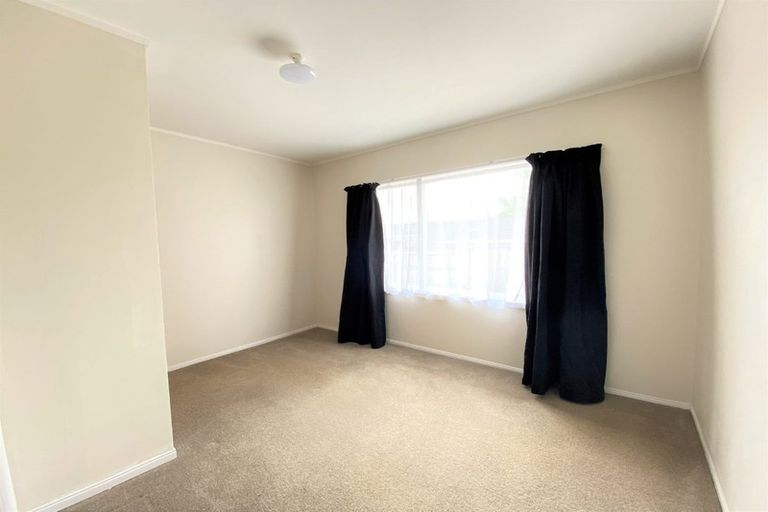 Photo of property in 2 Leewood Place, Pakuranga Heights, Auckland, 2010