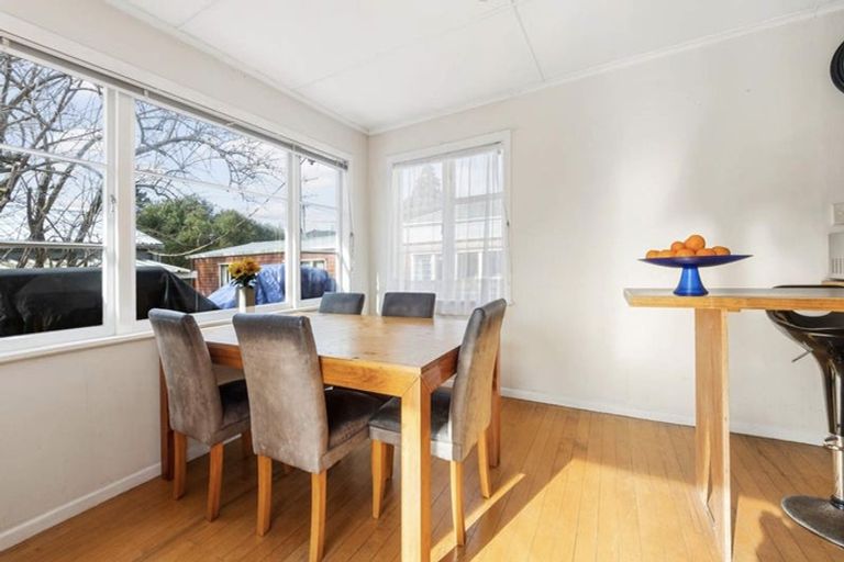 Photo of property in 108 Archibald Road, Kelston, Auckland, 0602