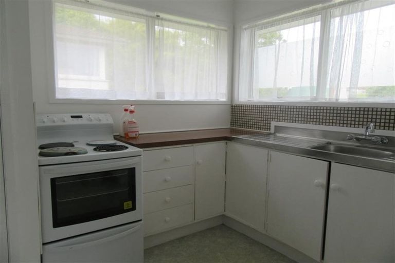 Photo of property in 2/14 Lake Road, Northcote, Auckland, 0627