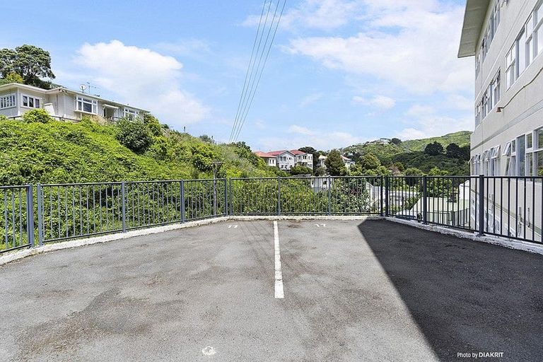 Photo of property in Parkland Flats, 17/51u Adams Terrace, Kelburn, Wellington, 6021