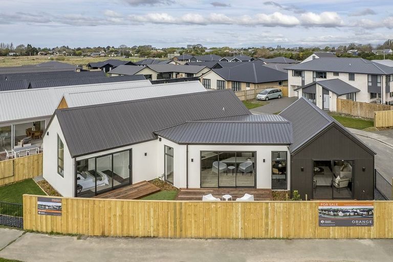 Photo of property in 2/1 Hebe Lane, Northwood, 8051