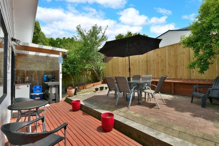 Photo of property in 10b Penton Road, Stanmore Bay, Whangaparaoa, 0932