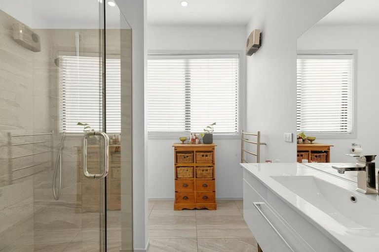 Photo of property in 47 Minaret Ridge, Wanaka, 9305