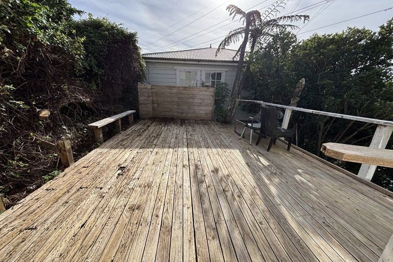Photo of property in 56 Mortimer Terrace, Brooklyn, Wellington, 6021