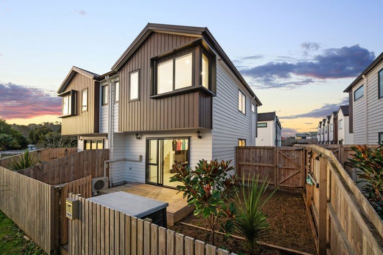 Photo of property in 1/135 Lancaster Road, Beach Haven, Auckland, 0626
