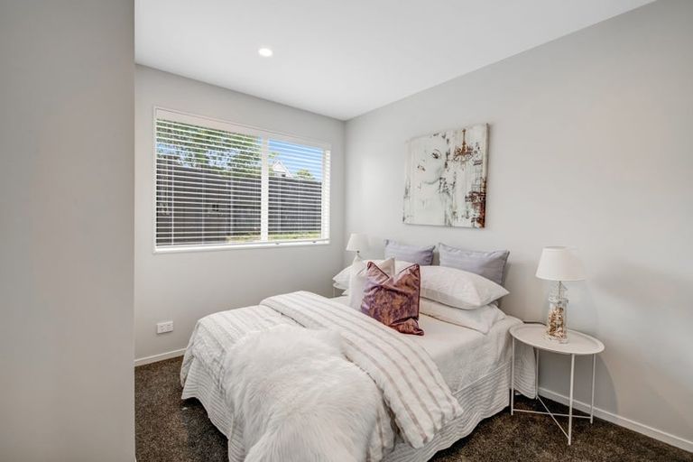 Photo of property in 2/16 Ellice Road, Totara Vale, Auckland, 0629