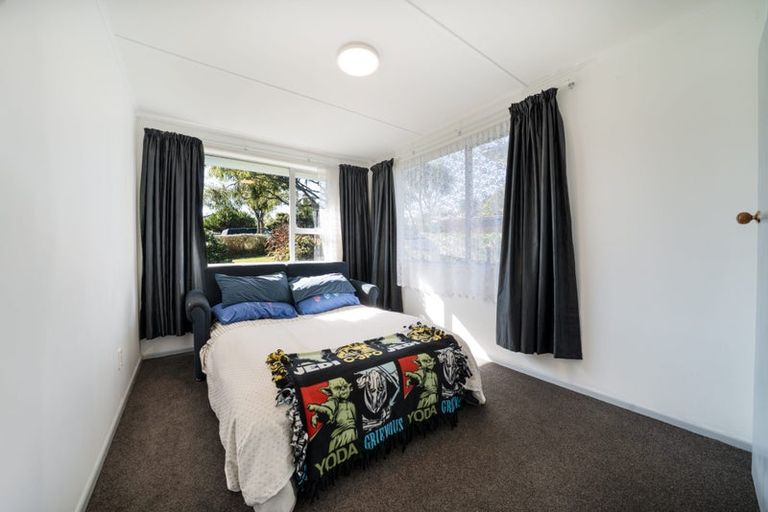 Photo of property in 33 Waihemo Street, Waitangirua, Porirua, 5024
