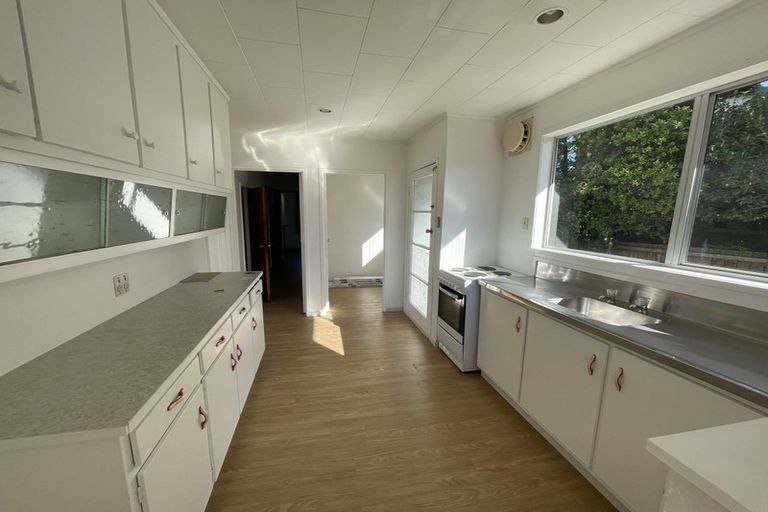 Photo of property in 1 Hewlett Road, Massey, Auckland, 0614