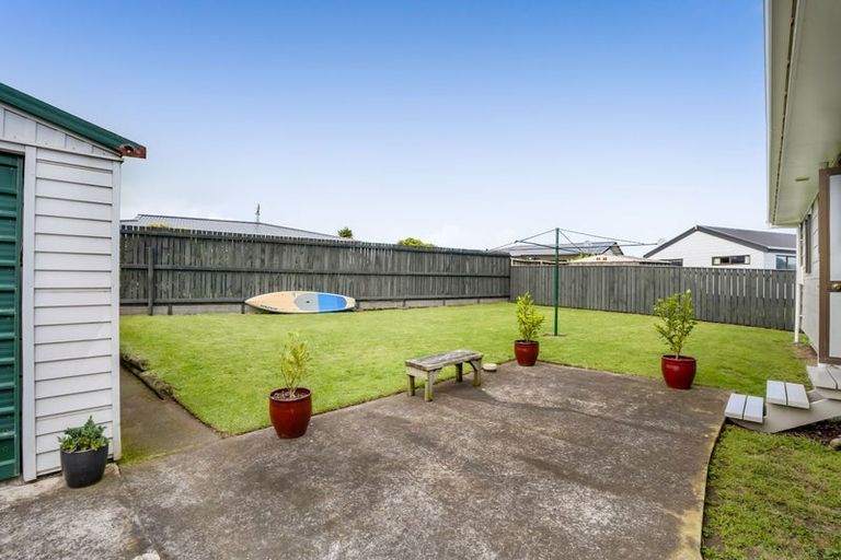 Photo of property in 18 Pohutukawa Drive, Opunake, 4616