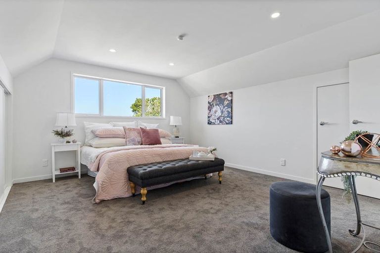 Photo of property in 16 Paisley Street, Mellons Bay, Auckland, 2014