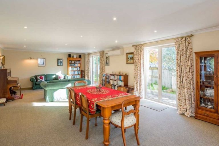 Photo of property in 2 Ngarara Road, Waikanae, 5036