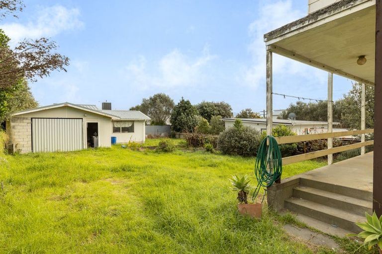 Photo of property in 122 Seaview Road, Paraparaumu Beach, Paraparaumu, 5032