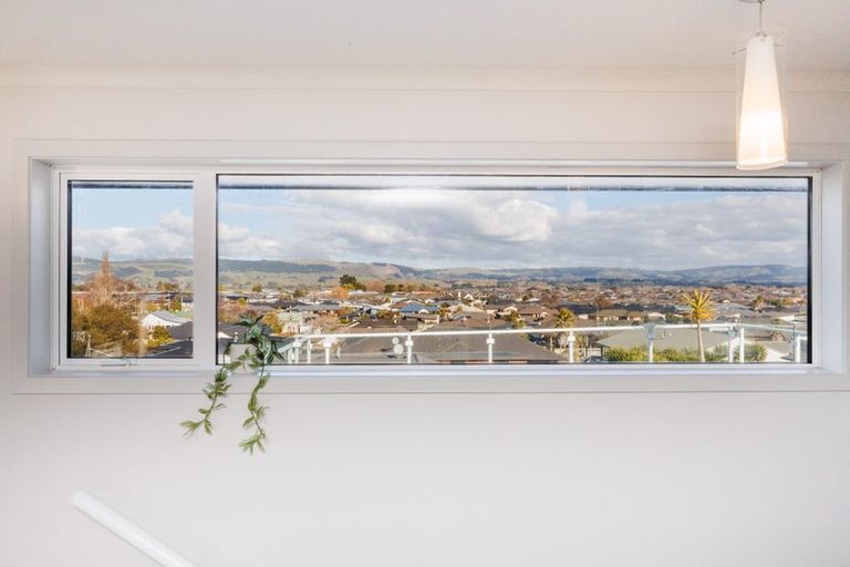 Photo of property in 18b Galea Grove, Kelvin Grove, Palmerston North, 4414