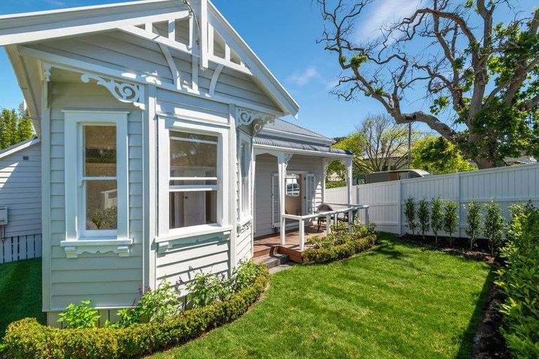 Photo of property in 95 Vauxhall Road, Devonport, Auckland, 0624