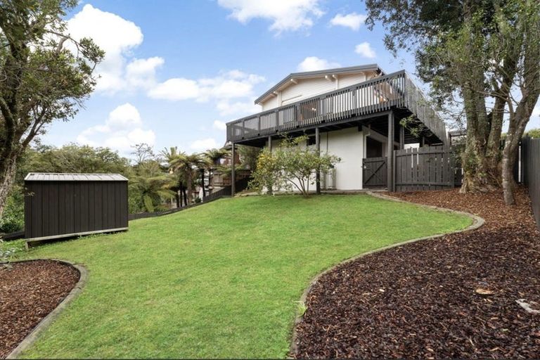 Photo of property in 10 Lagoon Way, West Harbour, Auckland, 0618