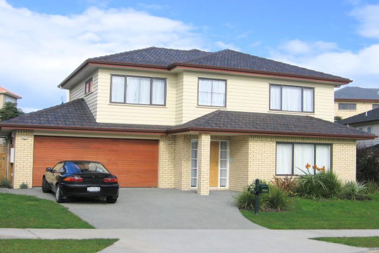 Photo of property in 130 Cyril French Drive, Flat Bush, Auckland, 2016