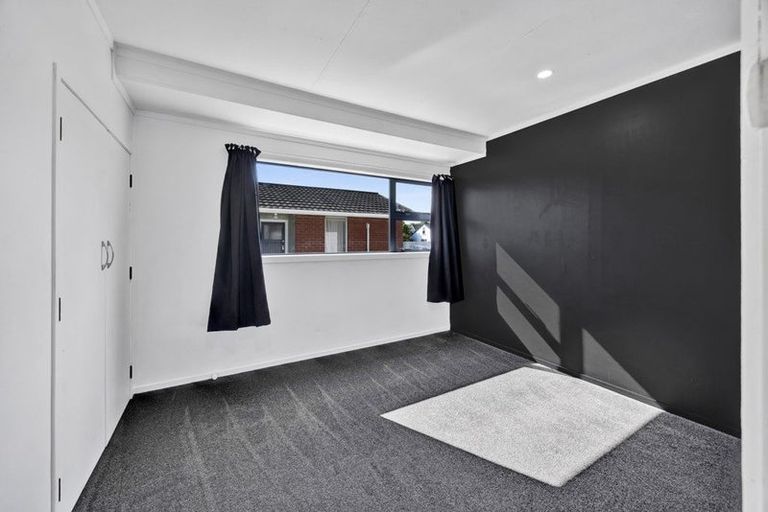 Photo of property in 37 Kamahi Avenue, Hawera, 4610