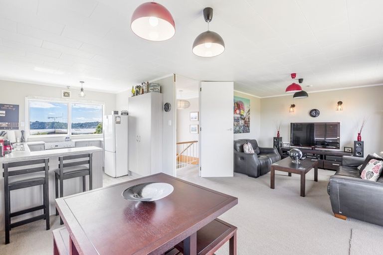 Photo of property in 29 Melandra Road, Stanmore Bay, Whangaparaoa, 0932