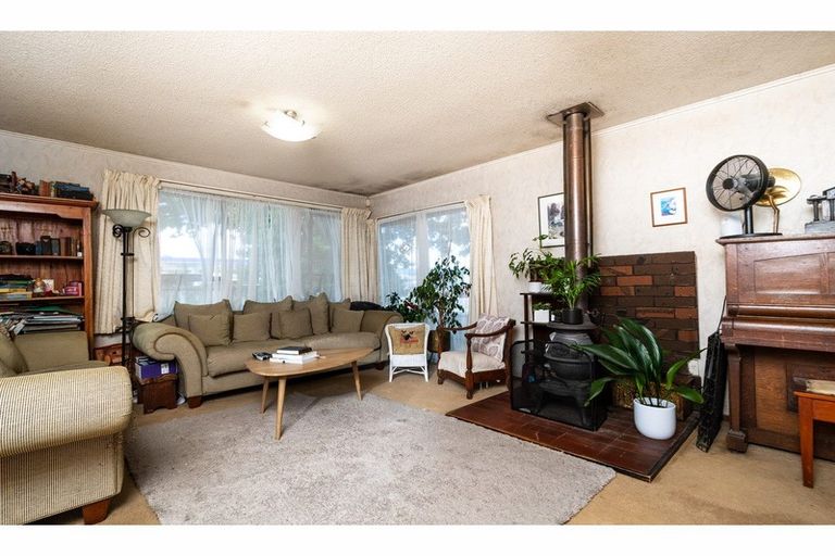 Photo of property in 2 Forest Hill Road, Henderson, Auckland, 0612