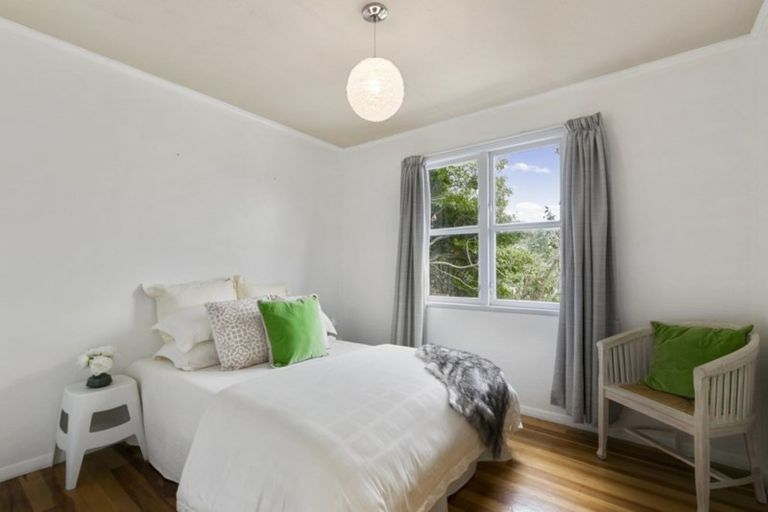 Photo of property in 121 Wainuiomata Road, Wainuiomata, Lower Hutt, 5014