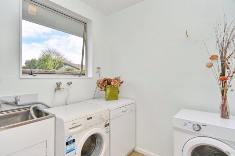 Photo of property in 90 Springs Road, Hornby, Christchurch, 8042