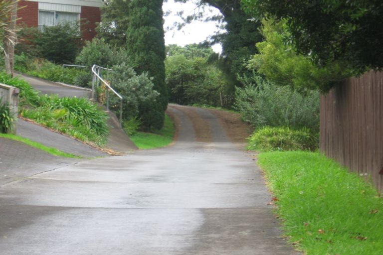 Photo of property in 2/10 Marigold Place, Mairangi Bay, Auckland, 0630