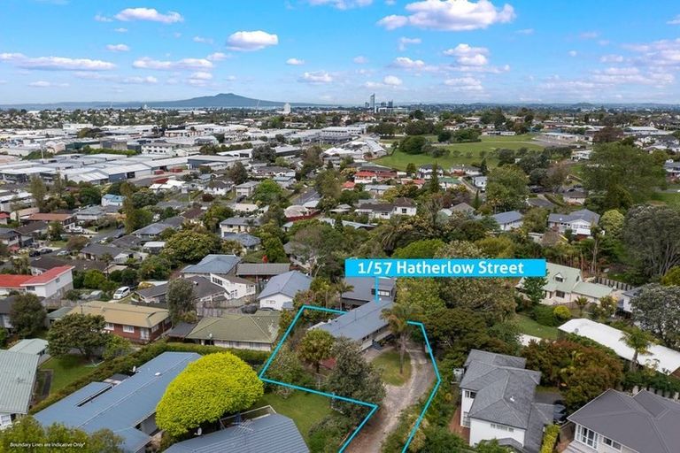 Photo of property in 1/57 Hatherlow Street, Glenfield, Auckland, 0629