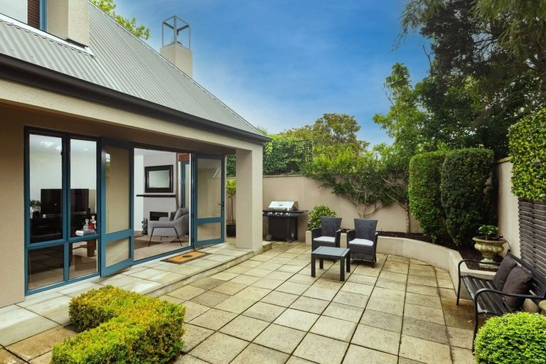 Photo of property in 105b Holly Road, St Albans, Christchurch, 8014