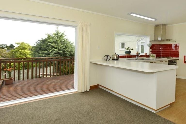 Photo of property in 1/37 Coronation Road, Hillcrest, Auckland, 0627