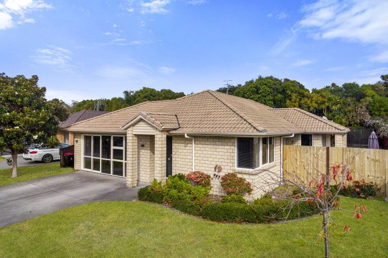 Photo of property in 33 Seabreeze Place, Papamoa Beach, Papamoa, 3118