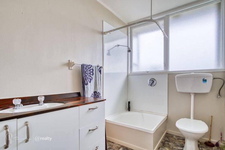 Photo of property in 6 Alamein Place, Pukekohe, 2120
