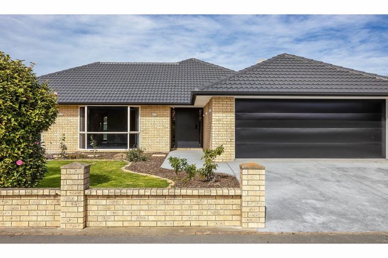 Photo of property in 11 Ti Rakau Drive, Woolston, Christchurch, 8023