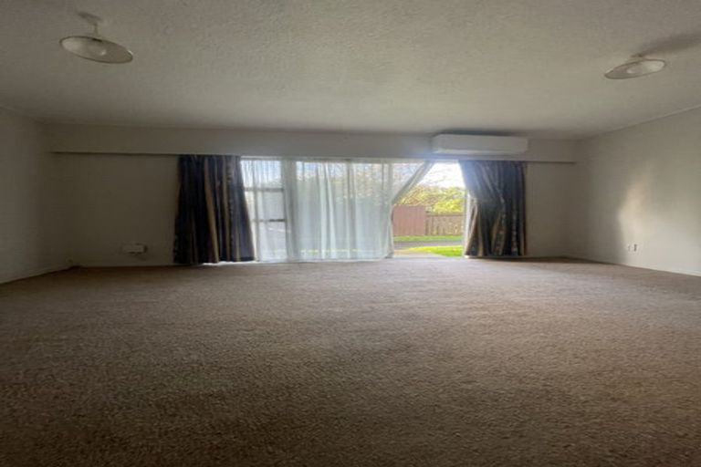 Photo of property in 5/43 Mcleod Road, Henderson, Auckland, 0612
