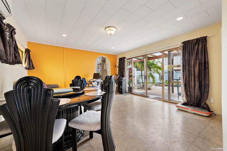 Photo of property in 74 Priestley Drive, Bucklands Beach, Auckland, 2014