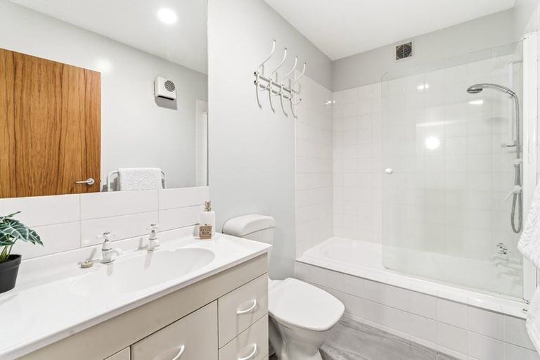 Photo of property in 1/21 Overdale Drive, Cashmere, Christchurch, 8022