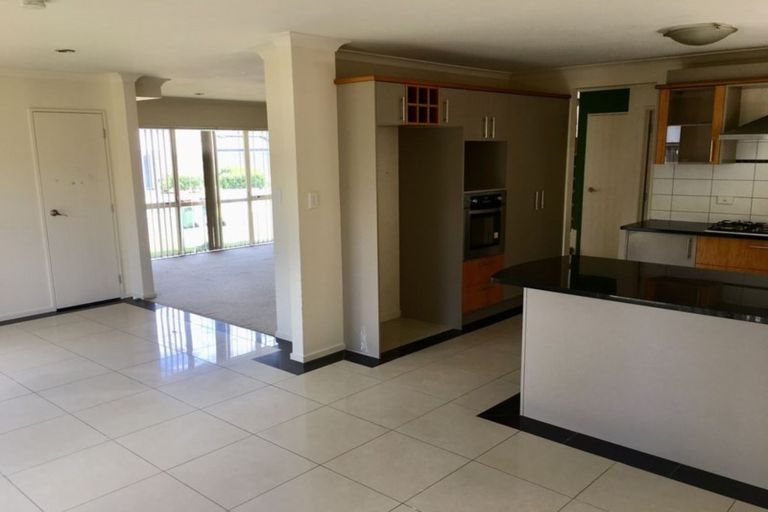 Photo of property in 1 Kestev Drive, Flat Bush, Auckland, 2016
