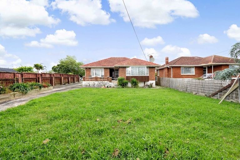 Photo of property in 26 Rosier Road, Glen Eden, Auckland, 0602