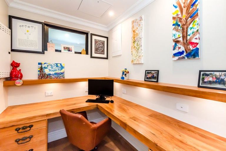 Photo of property in 12 Gray Avenue, Paraparaumu Beach, Paraparaumu, 5032