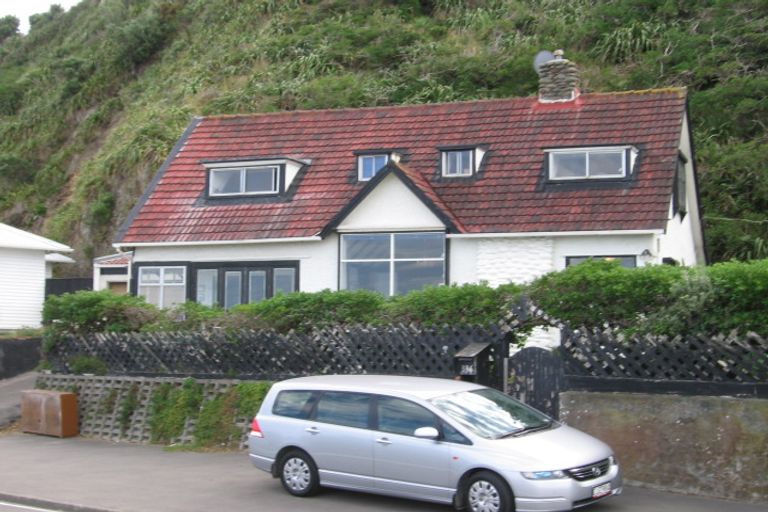 Photo of property in 336 The Esplanade, Island Bay, Wellington, 6023