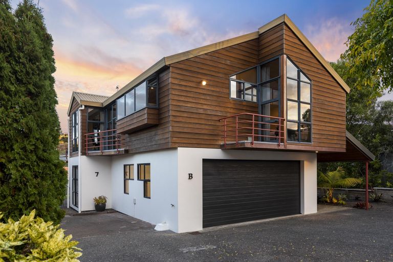 Photo of property in 7b Elgin Place, Red Beach, 0932