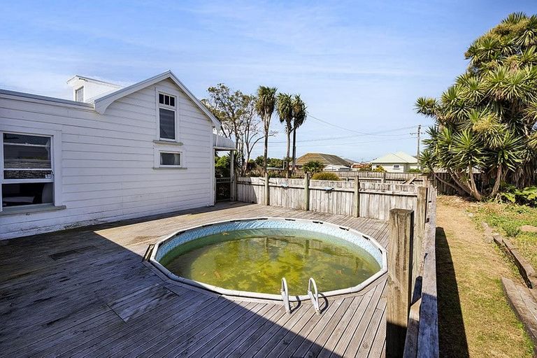 Photo of property in 5 Tawhiti Road, Hawera, 4610