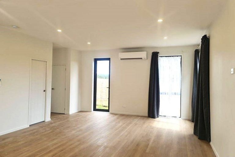 Photo of property in 42c Don Buck Road, Massey, Auckland, 0614