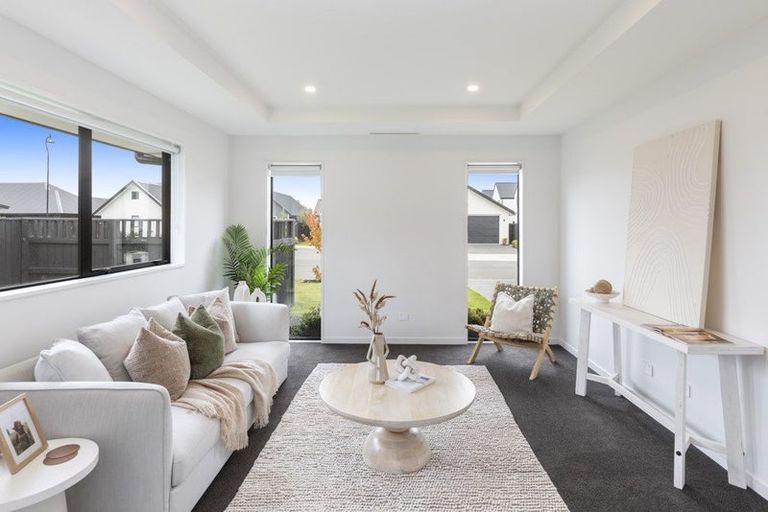 Photo of property in 11 Saint James Place, Rangiora, 7400