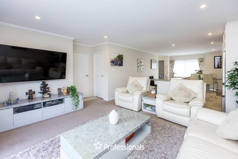 Photo of property in 5 Ashington Road, Silverstream, Upper Hutt, 5019