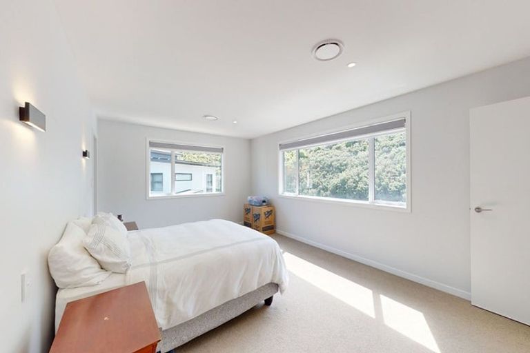 Photo of property in 92 Silverstream Road, Crofton Downs, Wellington, 6035