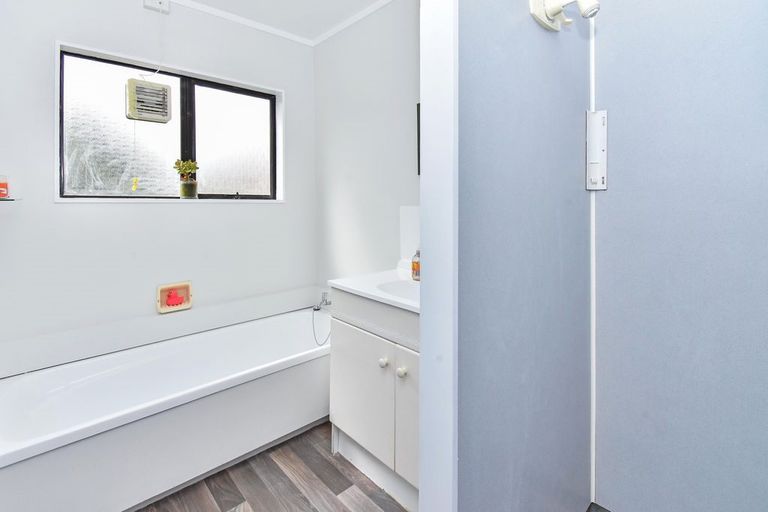 Photo of property in 12a Shepherds Road, Papakura, 2110