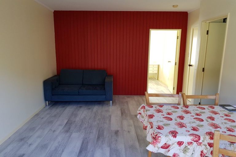 Photo of property in 1/7 Northwick Place, Hillcrest, Auckland, 0627